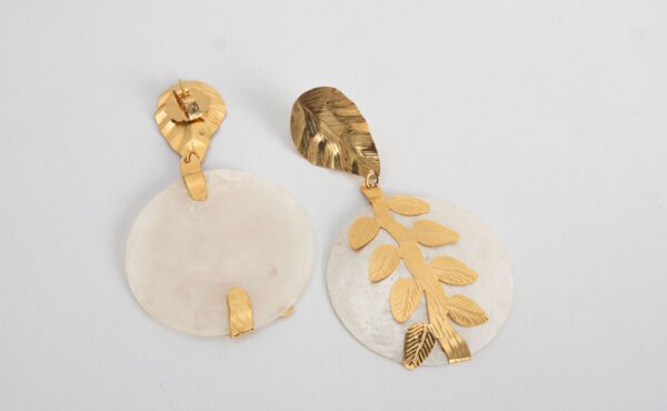 NACRE AND LEAVES EARRINGS - Image 4