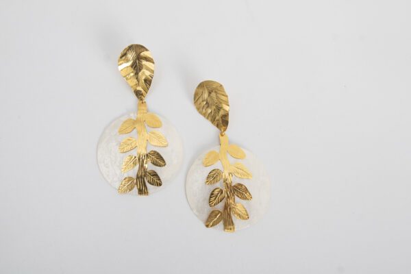NACRE AND LEAVES EARRINGS - Image 3